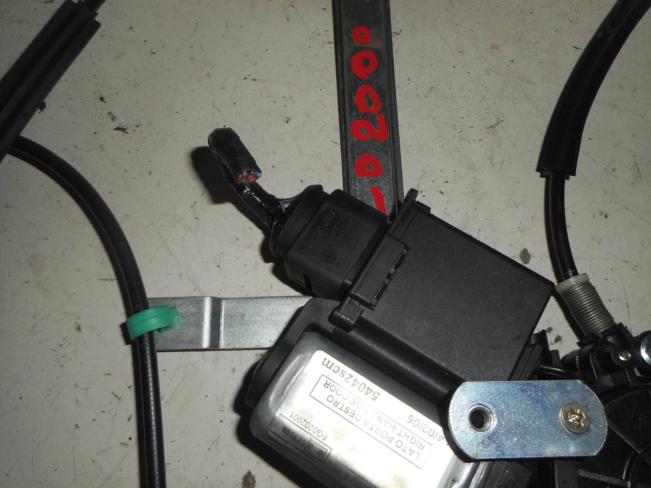 Alzacristallo elettr. porta ant. dx.